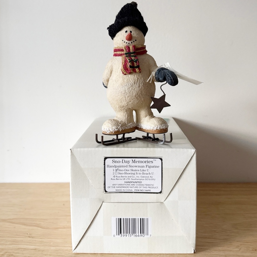 Russ Berrie Sno-Day Memories Hand Painted Figure Sno-One Skates Like U Boxed - Picture 7 of 7